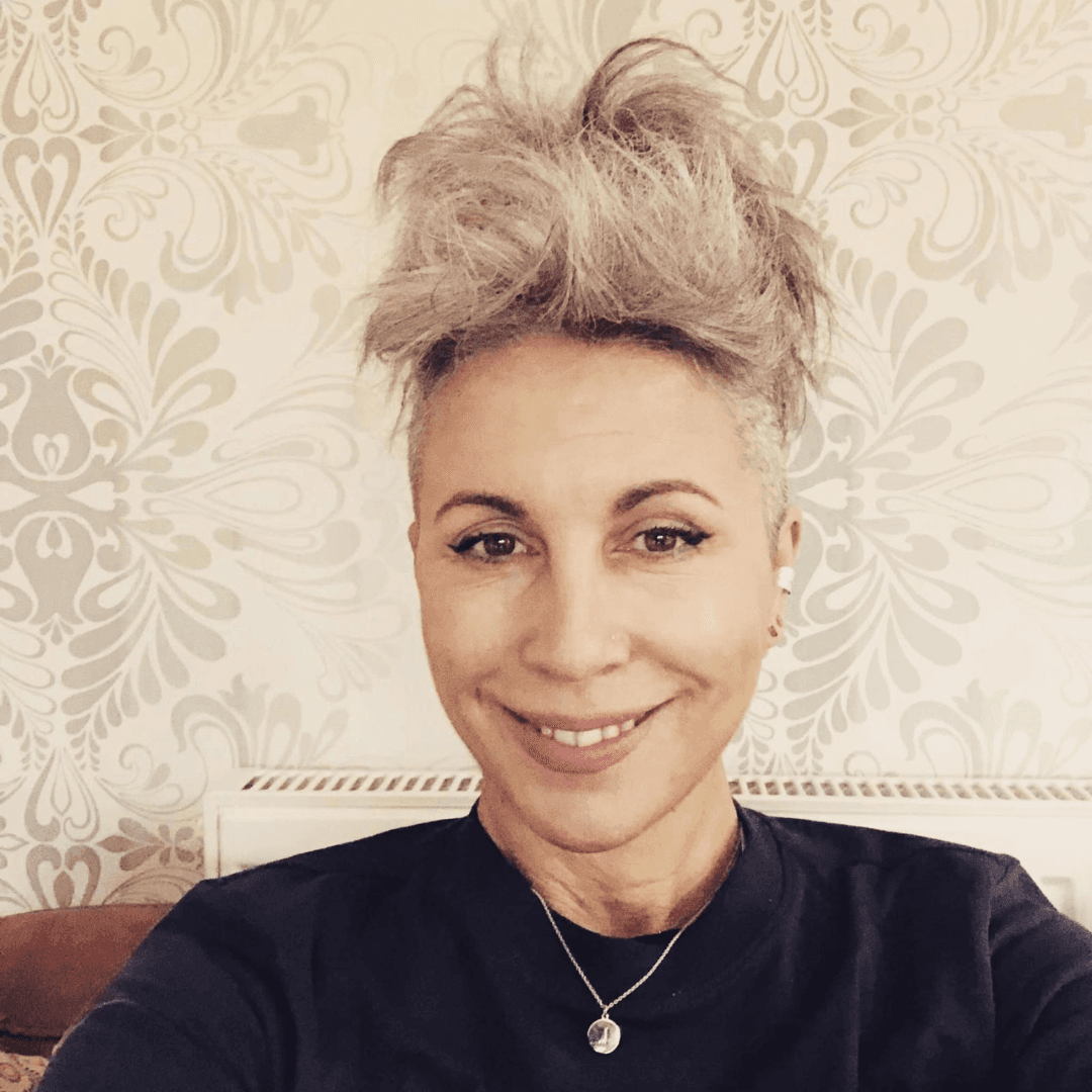 Lisa Reeve, Senior Stylist at Jayne Elliott Hair Company in Lutterworth, expert in precision cutting and styling.